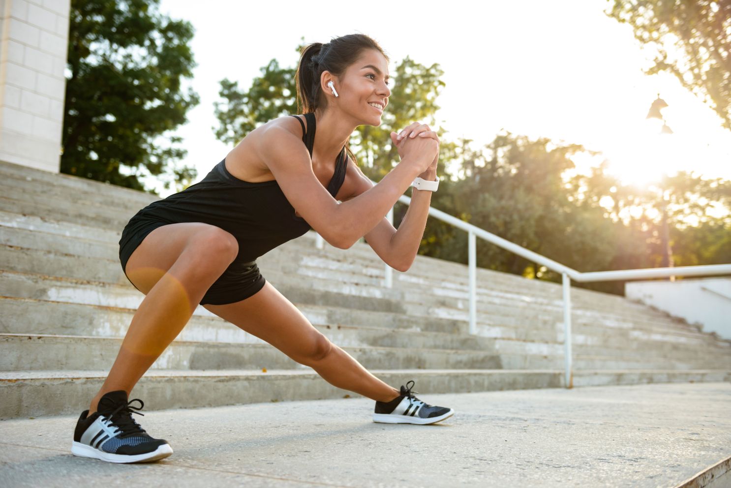 Preparador f&iacute;sico en Ibiza entrenando al aire libre